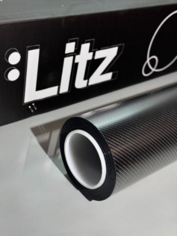 Carbon Fiber Black Matte — muestra real de LITZ