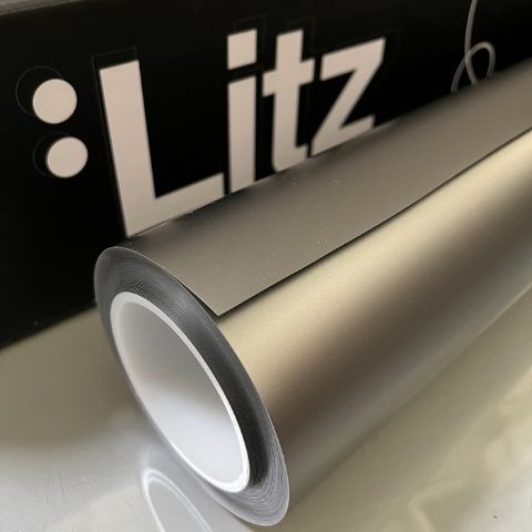 Matte Liquid Metal Silver — muestra real de LITZ