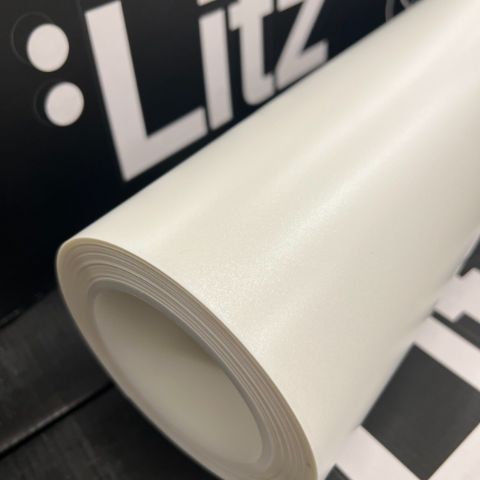 Matte Pearl White — muestra real de LITZ